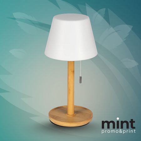 Drvena LED lampa sa belim abažurom i prekidačem, idealna za poslovni poklon.